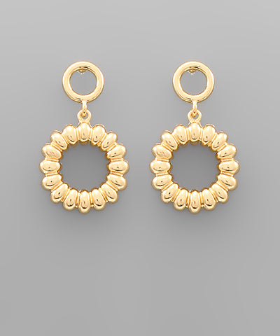 Sarai Textured Circle Dangle Earrings — Gold